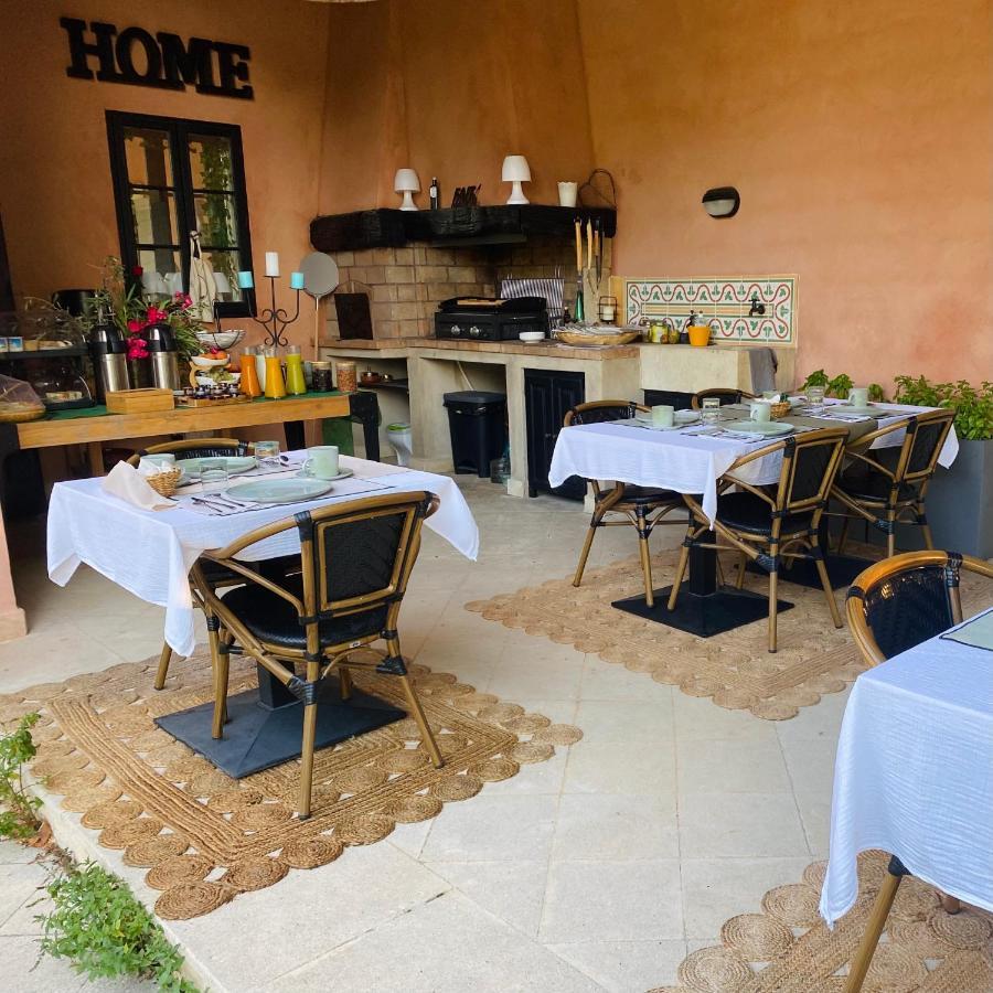 Hestia Acomodação com café da manhã Robion en Luberon Exterior foto